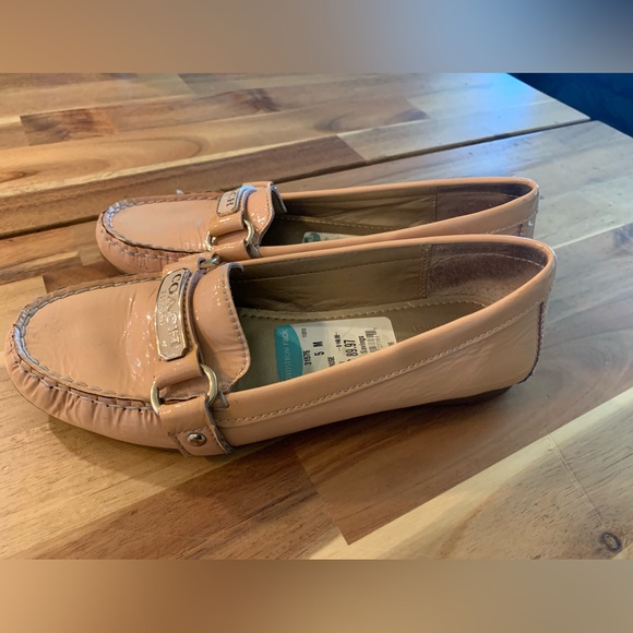 Coach Shoes - Coach Peach Rose Loafers Women’s |Size 5